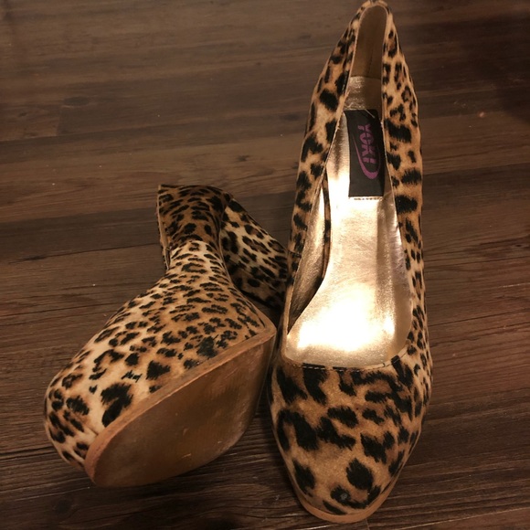 YOKI Women’s printed heels - Picture 2 of 5